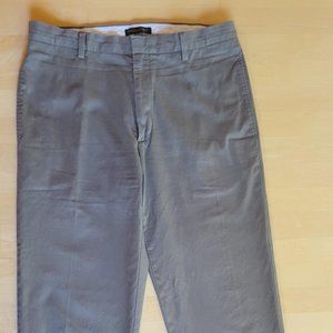 Banana Republic chinos in a Mens 36/34
